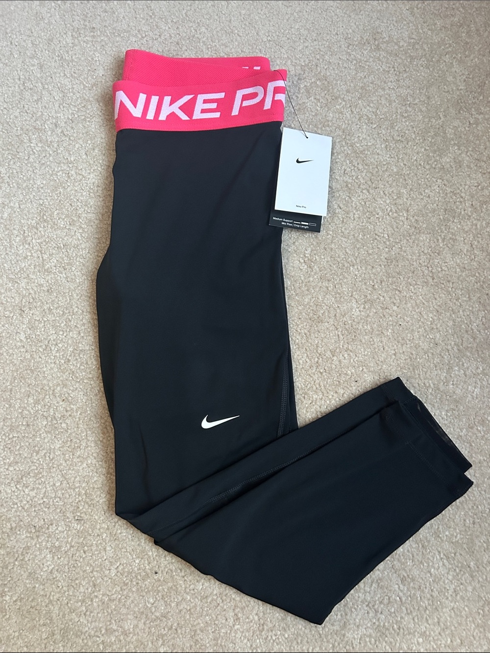 NWT Nike Women’s Black Cropped Leggings